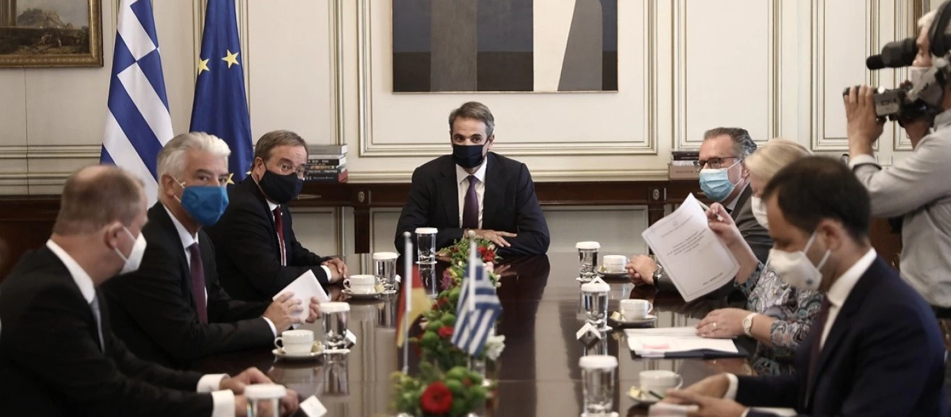 Στις 12 το μεσημέρι οι ανακοινώσεις του μίνι-ανασχηματισμού (upd)